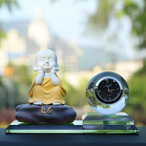 车载美学与便捷变现 金免贝贝3D内雕水晶钟表摆件及钟表寄卖服务解析